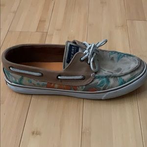 Sperry tropical print
